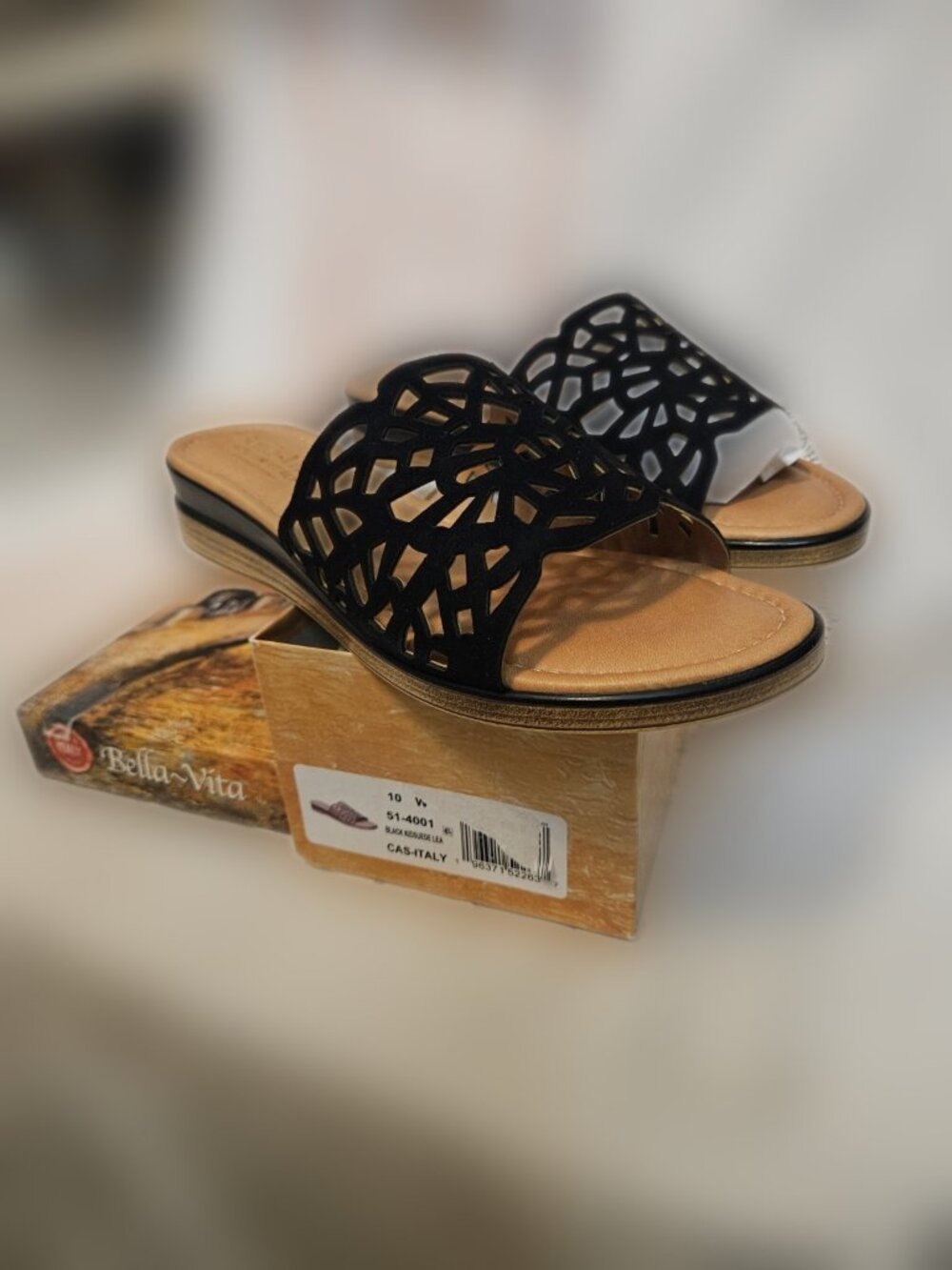 Bella Vita Cas-Italy Black Laser-Cut Slide Sandals 10W
